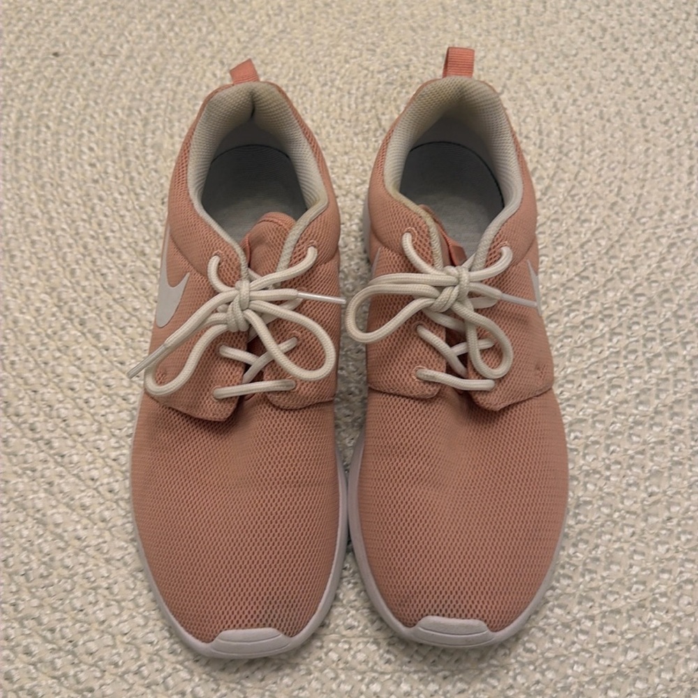 Women’s Nike shoes